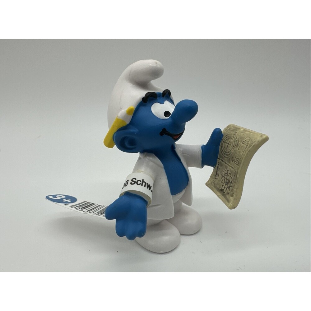 Schleich Smurf Figure D-73527 Peyo 2014 New Pencil Scroll Smiling